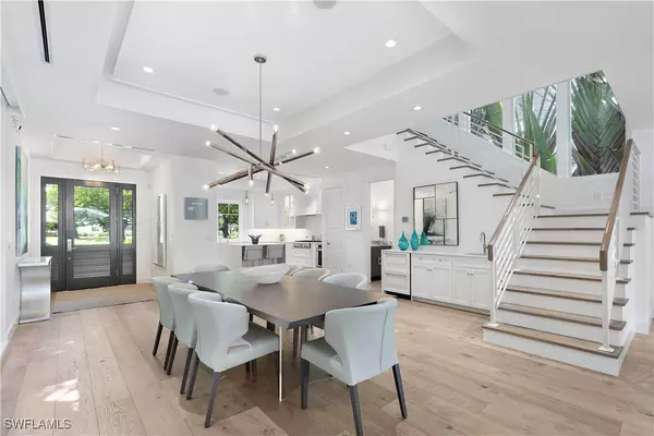 Naples, FL 34102,1021 6th ST S