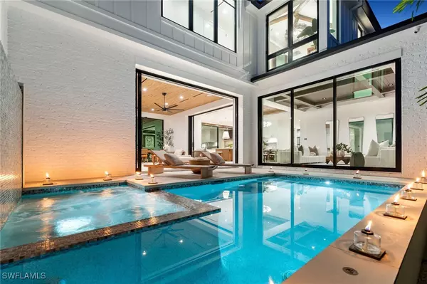 Naples, FL 34102,273 10th AVE S