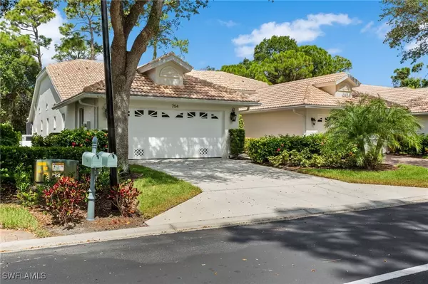 754 Wiggins Bay DR, Naples, FL 34110
