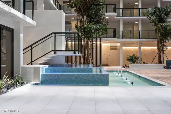 Naples, FL 34103,4031 Gulf Shore BLVD N #10C