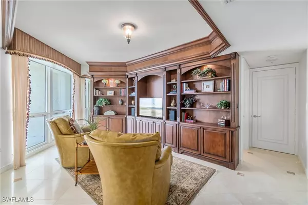 Naples, FL 34103,4021 Gulf Shore BLVD N #1403