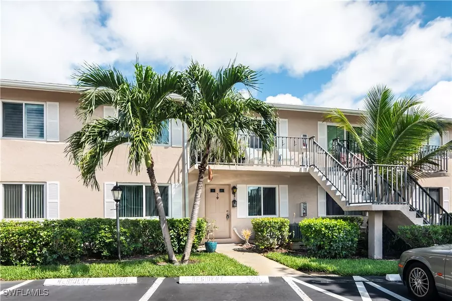 190 Palm DR #5, Naples, FL 34112