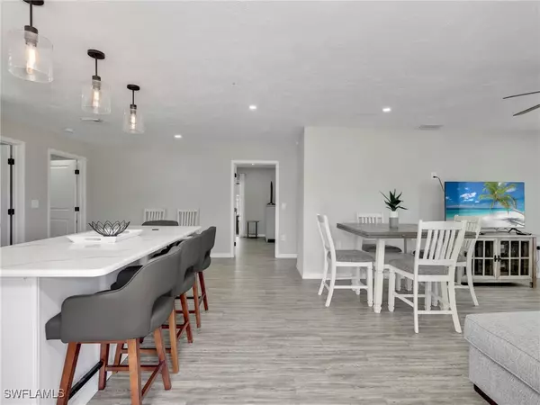 Fort Myers Beach, FL 33931,195 Hibiscus DR