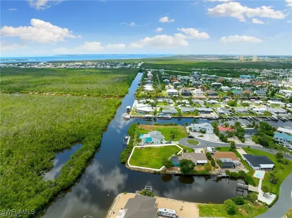 Fort Myers Beach, FL 33931,11485 Rebecca CIR
