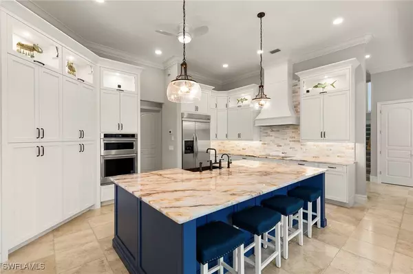 Marco Island, FL 34145,511 Alameda CT