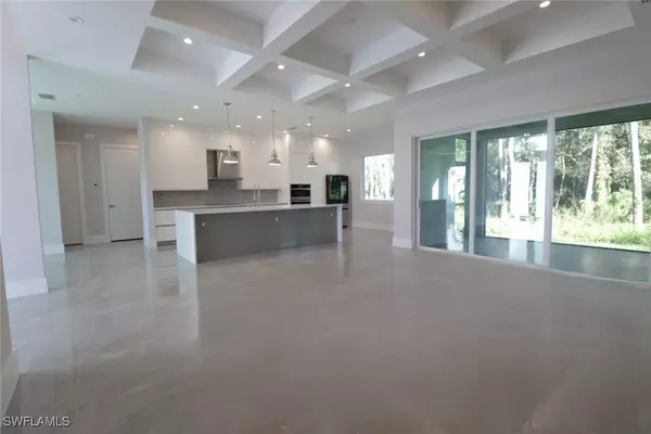 Naples, FL 34120,2461 Golden Gate BLVD E