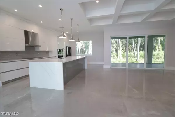 Naples, FL 34120,2461 Golden Gate BLVD E