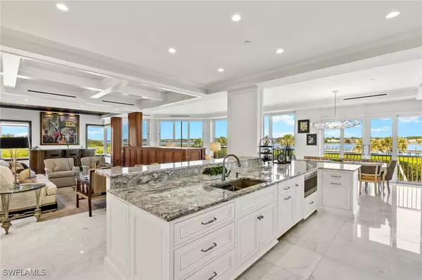 1520 STAR POINT LN #4-401, Naples, FL 34112