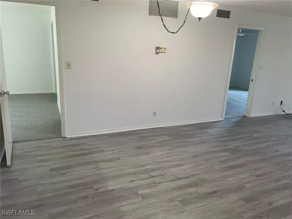 Naples, FL 34110,221 Cypress WAY E #103