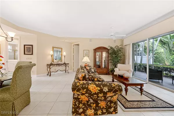 Naples, FL 34102,995 6th ST S #B1