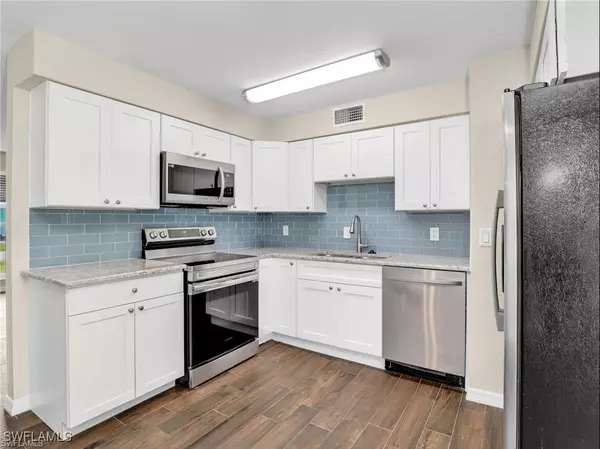 Naples, FL 34112,3 Knights Bridge RD