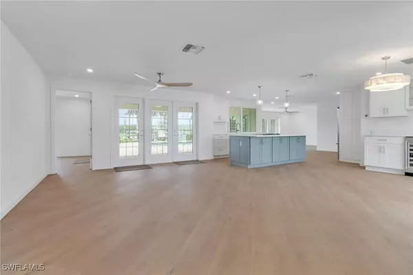 Naples, FL 34102,2105 Sheepshead DR