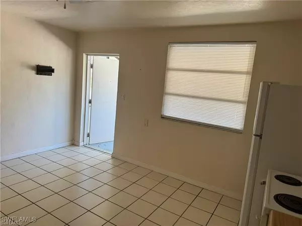 Fort Myers, FL 33905,12919 1st ST #A