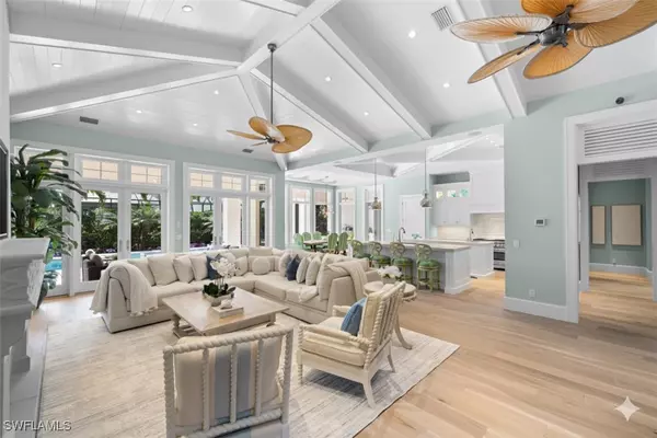 Naples, FL 34103,532 Pine Grove LN