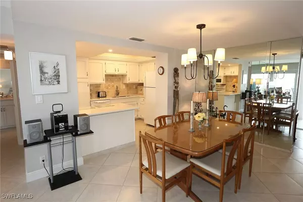 Naples, FL 34103,3443 Gulf Shore BLVD N #314