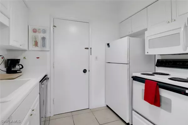 Marco Island, FL 34145,220 Seaview CT #316