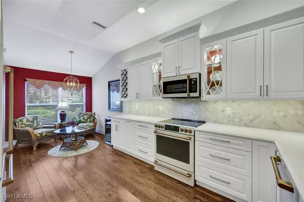 Naples, FL 34110,5867 Northridge DR N #A8