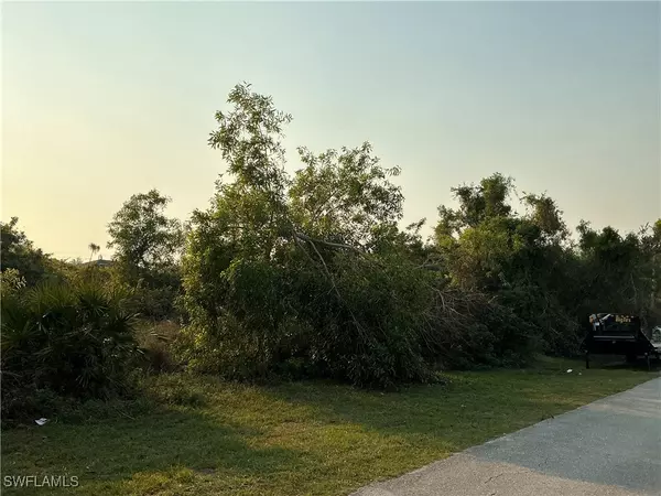 Lehigh Acres, FL 33973,5205/5207 29th ST SW