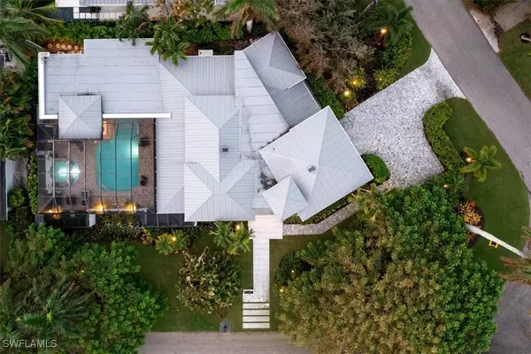 Naples, FL 34102,367 5th AVE N