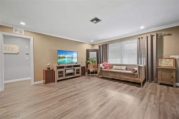 Naples, FL 34104,4302 Parrot AVE