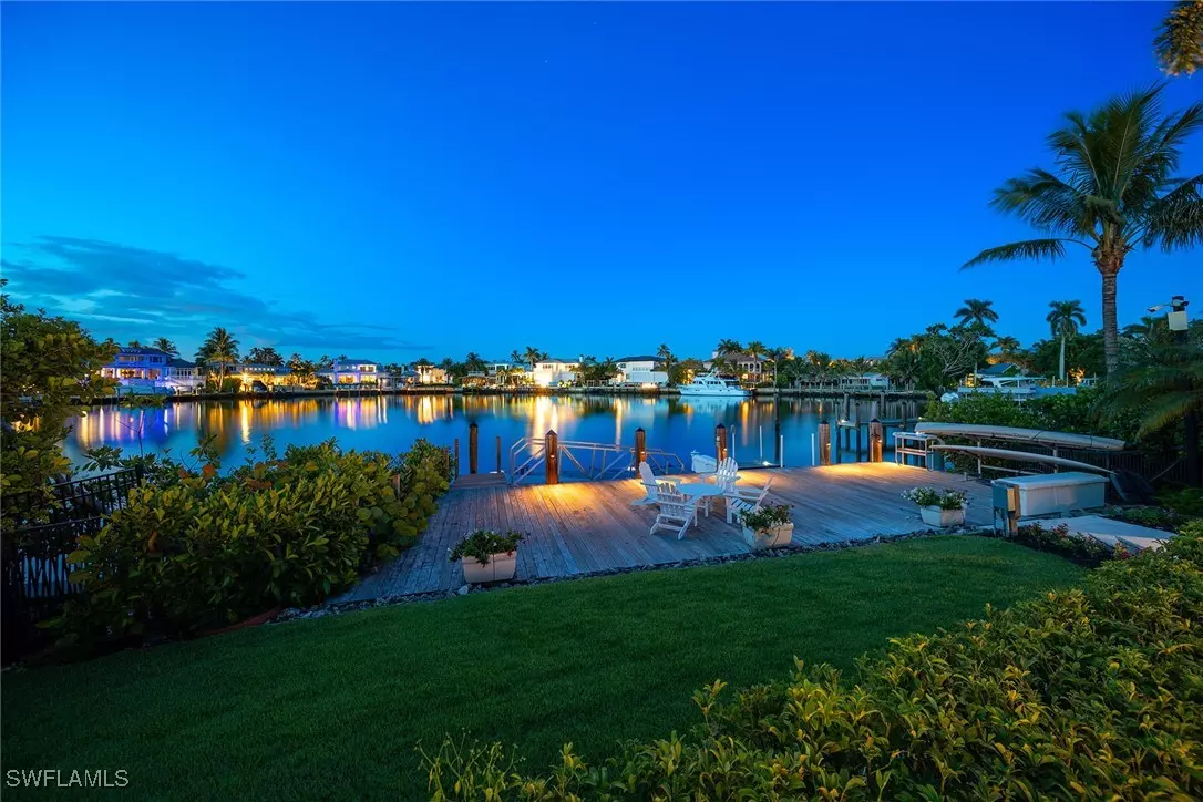 Naples, FL 34102,221 Aqua CT
