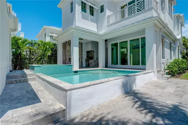 Naples, FL 34102,888 10th AVE S