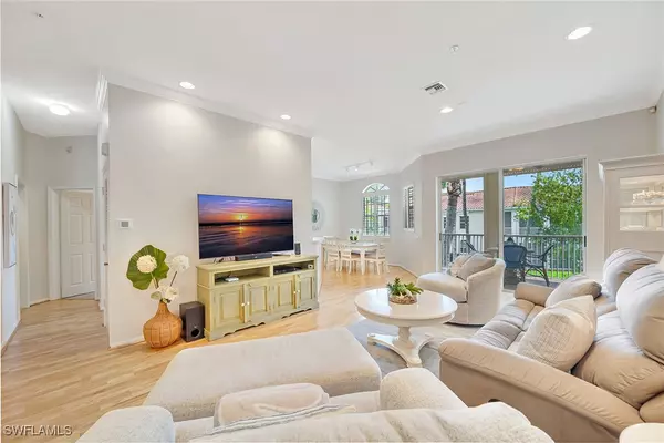Naples, FL 34108,400 L'Ambiance CIR #204