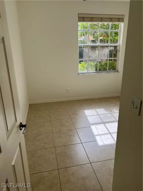 Naples, FL 34109,4690 Saint Croix LN #418