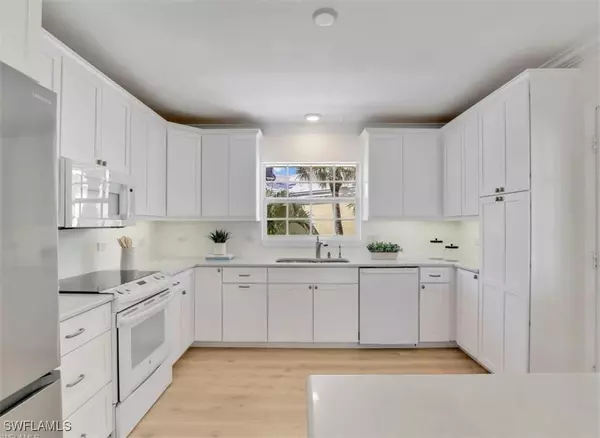 Naples, FL 34103,2601 Gulf Shore BLVD N #34