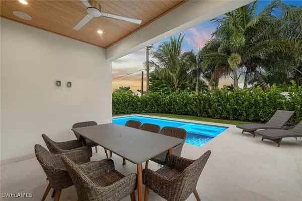 Naples, FL 34108,664 100th AVE N