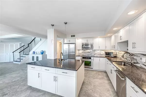 Naples, FL 34103,4041 Gulf Shore BLVD N #1108