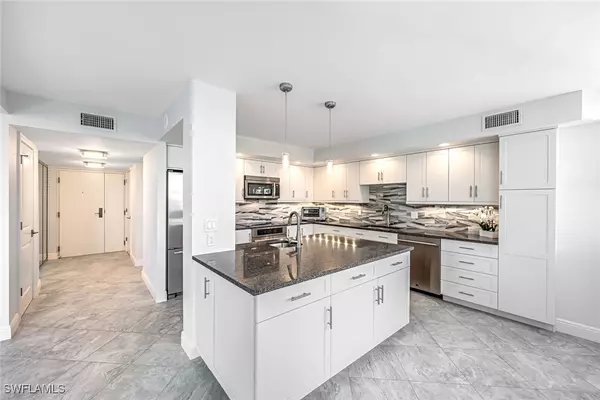 Naples, FL 34103,4041 Gulf Shore BLVD N #1108