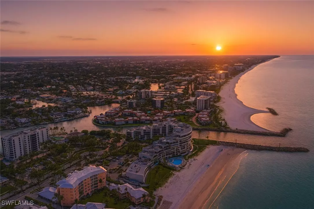 Naples, FL 34103,2400 Gulf Shore BLVD N #PH-4