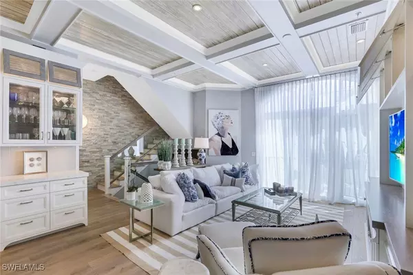 Naples, FL 34102,510 2nd ST S #102