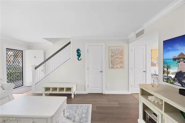 Naples, FL 34102,1222 Gordon DR #15