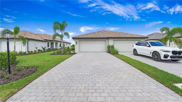 19564 Hinkley DR, Estero, FL 33928