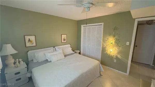 Naples, FL 34113,5419 Rattlesnake Hammock RD #F205