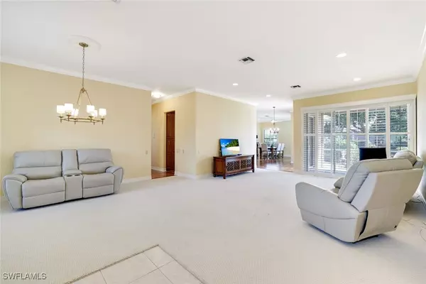 Naples, FL 34110,2032 Castle Garden LN