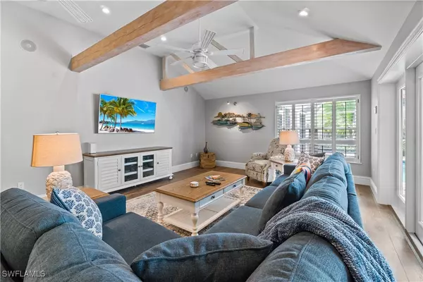 1320 Marlin DR, Naples, FL 34102