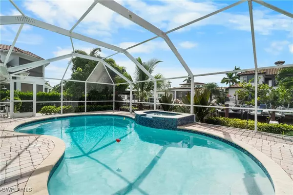 1320 Marlin DR, Naples, FL 34102