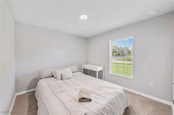 Lehigh Acres, FL 33974,923 Hooper AVE