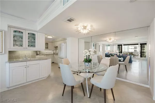 Naples, FL 34103,4005 Gulf Shore BLVD N #705