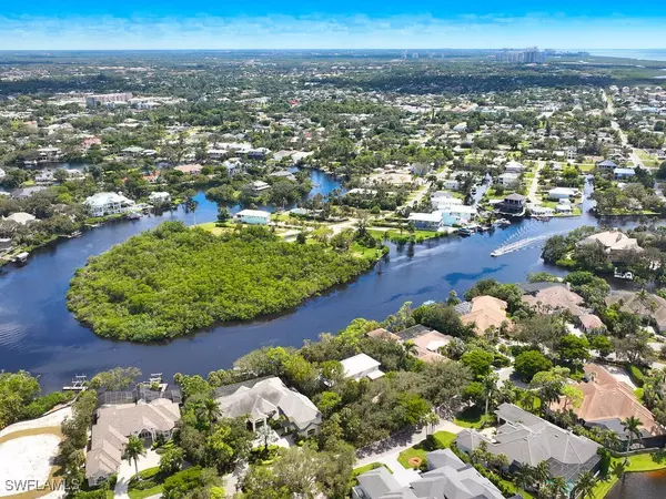 27351 Oak Knoll DR, Bonita Springs, FL 34134