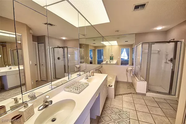 Bonita Springs, FL 34134,265 Barefoot Beach BLVD #204