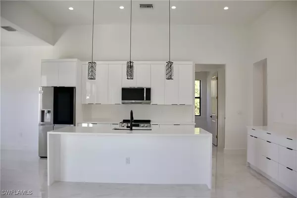 Naples, FL 34120,3710 24th AVE NE