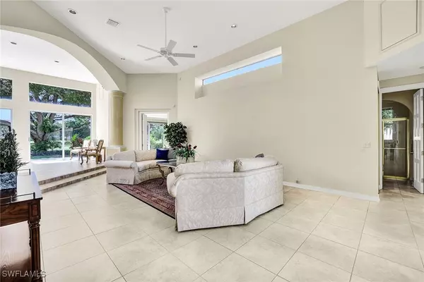 Naples, FL 34108,7964 Grand Bay DR #8