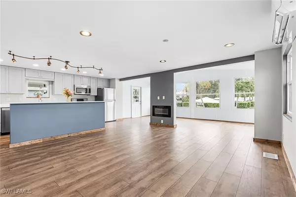 Fort Myers, FL 33908,161 W Hampton DR