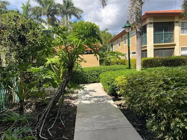 8950 Colonnades CT E #824, Bonita Springs, FL 34135
