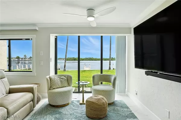 Fort Myers Beach, FL 33931,896 Buttonwood DR #112