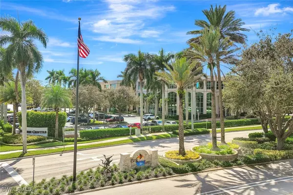 Naples, FL 34103,788 Park Shore DR #E39